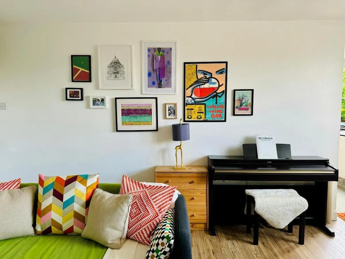 شقة Modern Flat At Selden House لندن