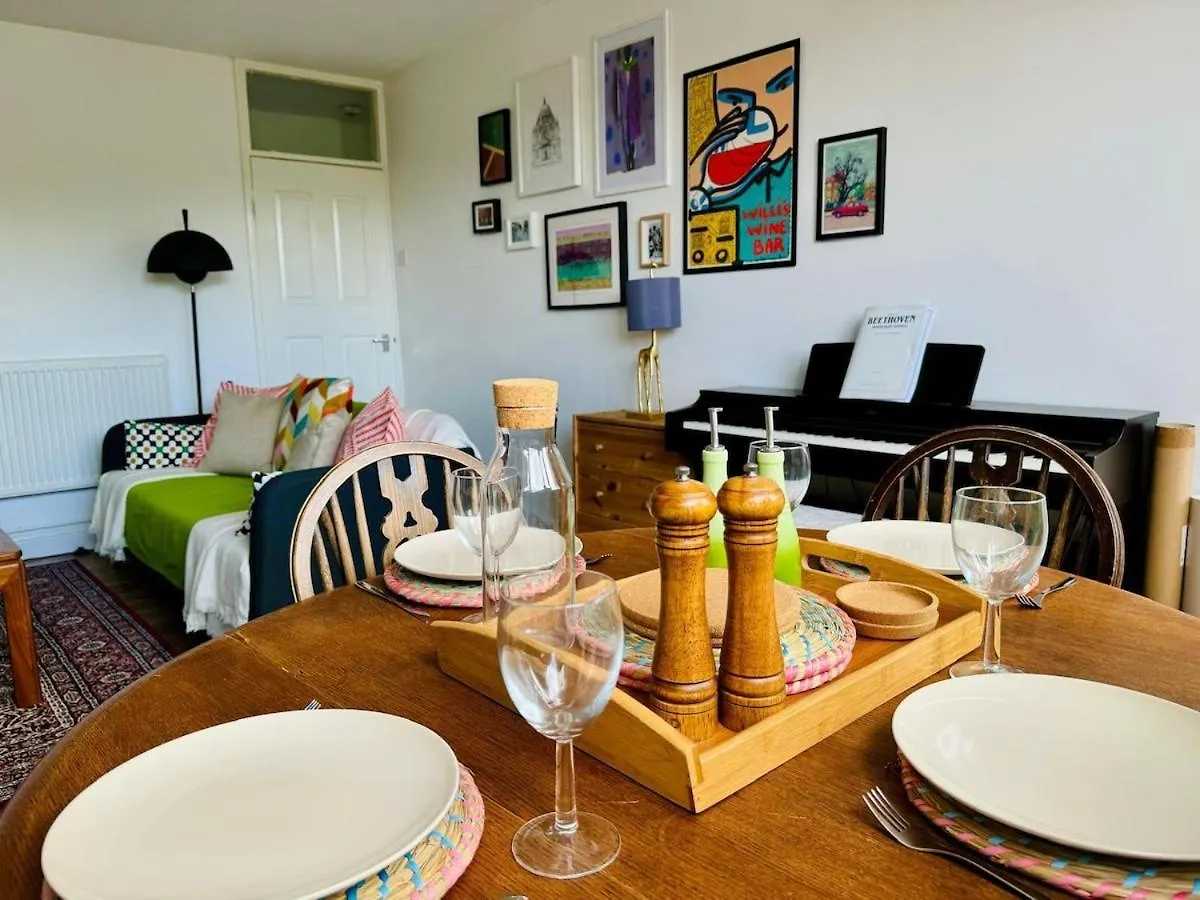 Modern Flat At Selden House Appartement Londen