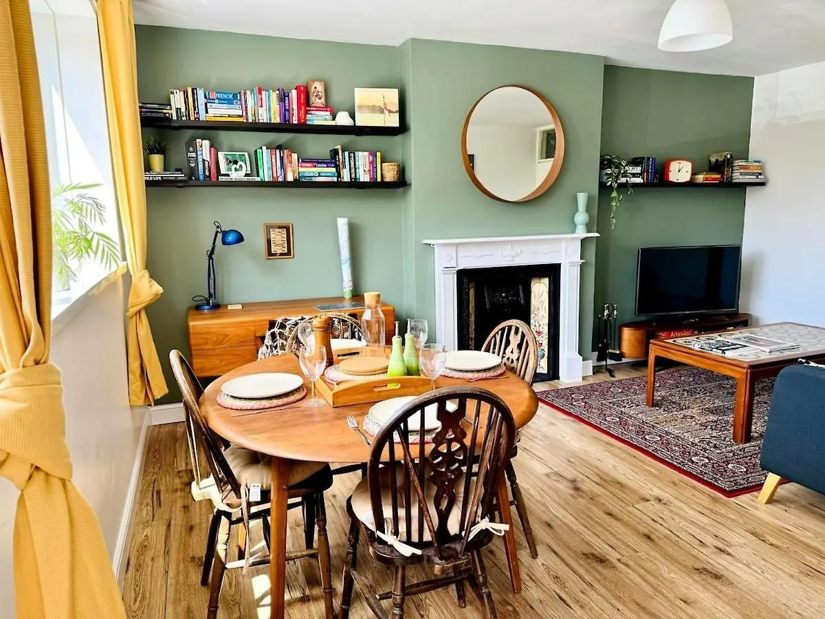 Modern Flat At Selden House Appartement Londen